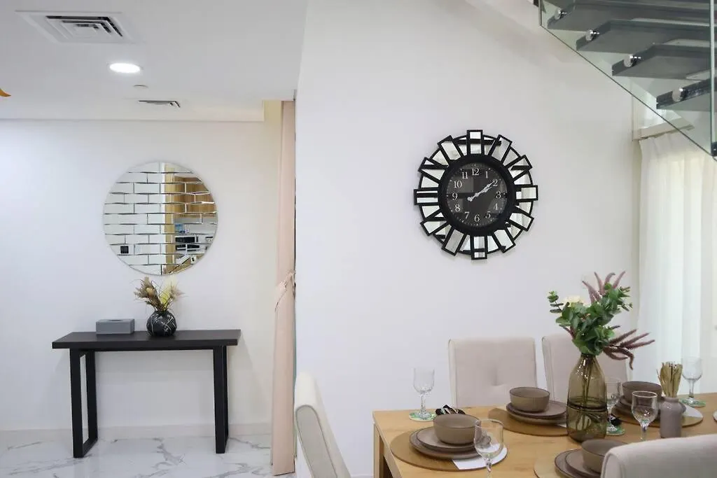 Lovely 3Br Oasis With Pool & Private Parking In Masdar City Abu Dhabi Apartment