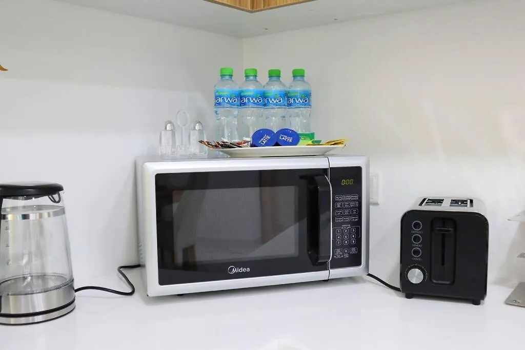 Apartment Lovely 3Br Oasis With Pool & Private Parking In Masdar City Abu Dhabi