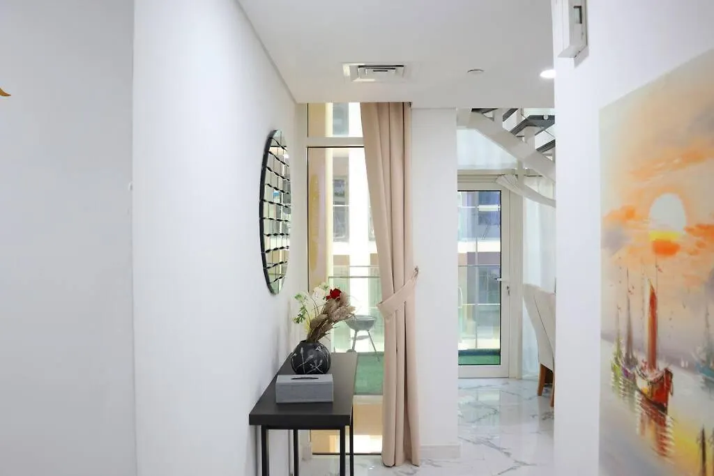 Lovely 3Br Oasis With Pool & Private Parking In Masdar City Abu Dhabi