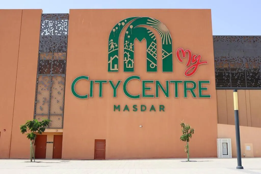 Lovely 3Br Oasis With Pool & Private Parking In Masdar City Abu Dhabi
