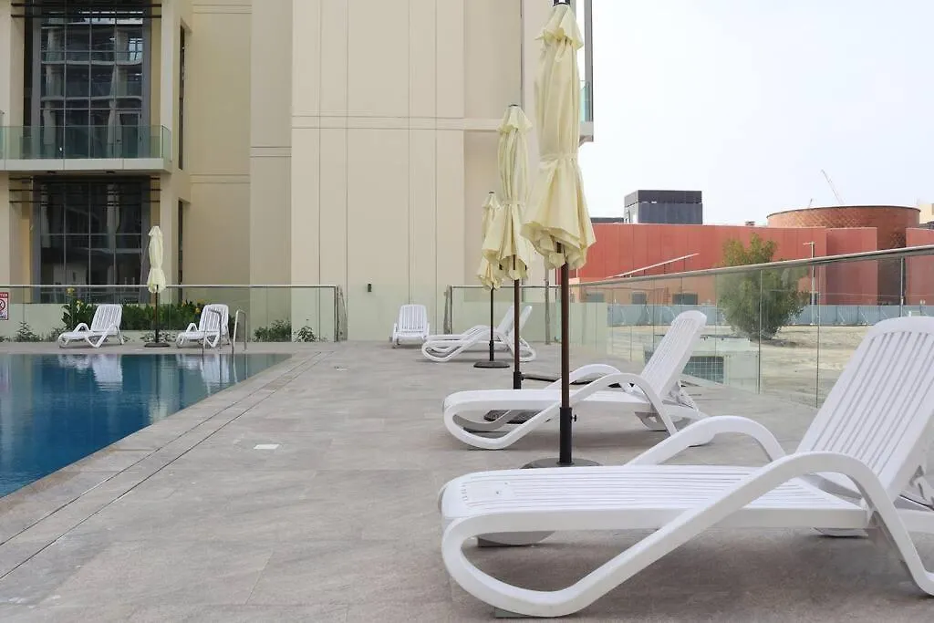 Lovely 3Br Oasis With Pool & Private Parking In Masdar City Abu Dhabi