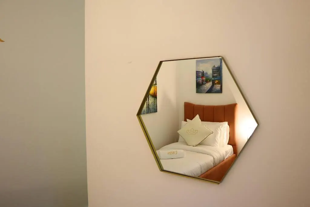 Apartment Lovely 3Br Oasis With Pool & Private Parking In Masdar City Abu Dhabi