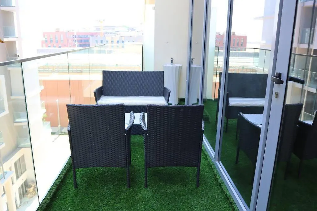 Lovely 3Br Oasis With Pool & Private Parking In Masdar City Abu Dhabi 0*,