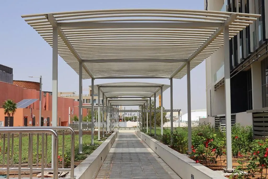 Apartment Lovely 3Br Oasis With Pool & Private Parking In Masdar City Abu Dhabi Vereinigte Arabische Emirate
