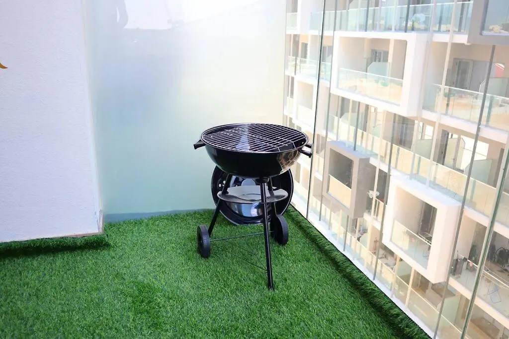 Lovely 3Br Oasis With Pool & Private Parking In Masdar City Abu Dhabi 0*,